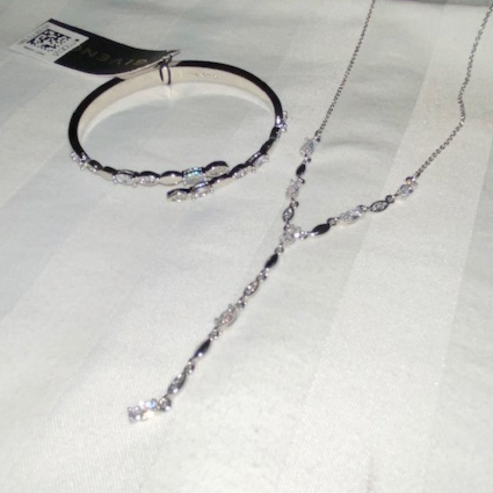 Jewelry: Necklace & bracelet